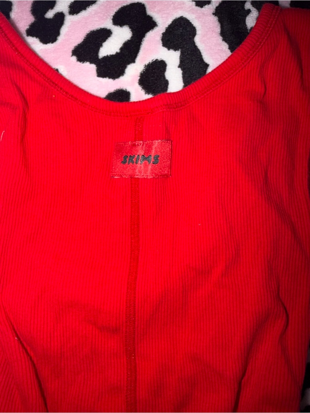 SKIMS Red Ribbed Scoop Tank Top - Picture 4 of 4